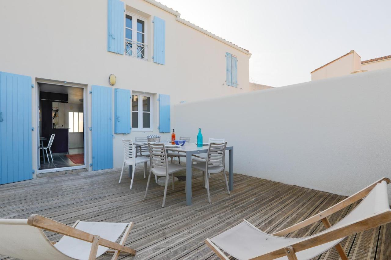 Jolie Maison En Avec Piscine Pour 5 * La Flotte